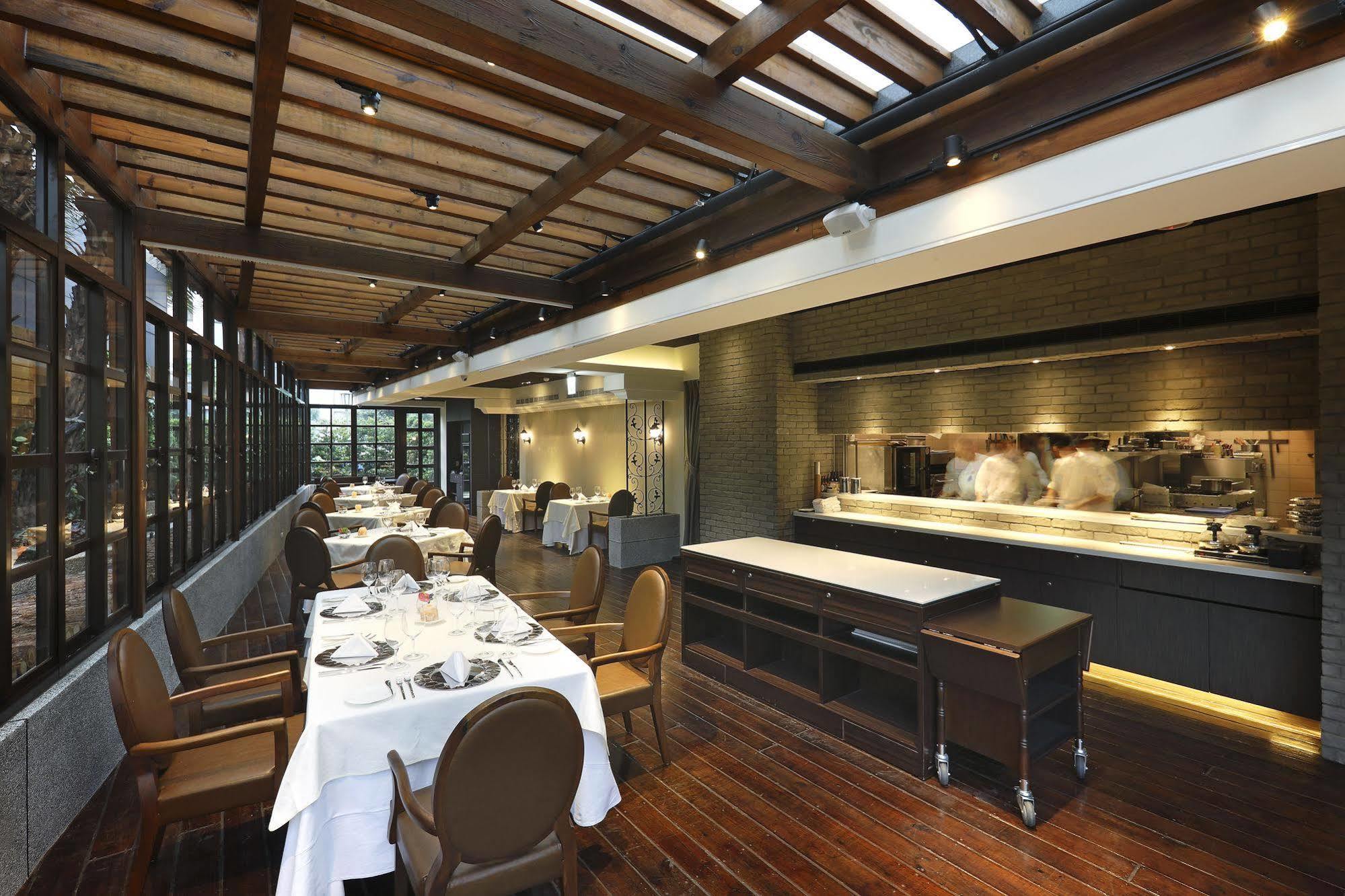 Taipei Garden Hotel - Ximending Eksteriør billede Interior of the restaurant