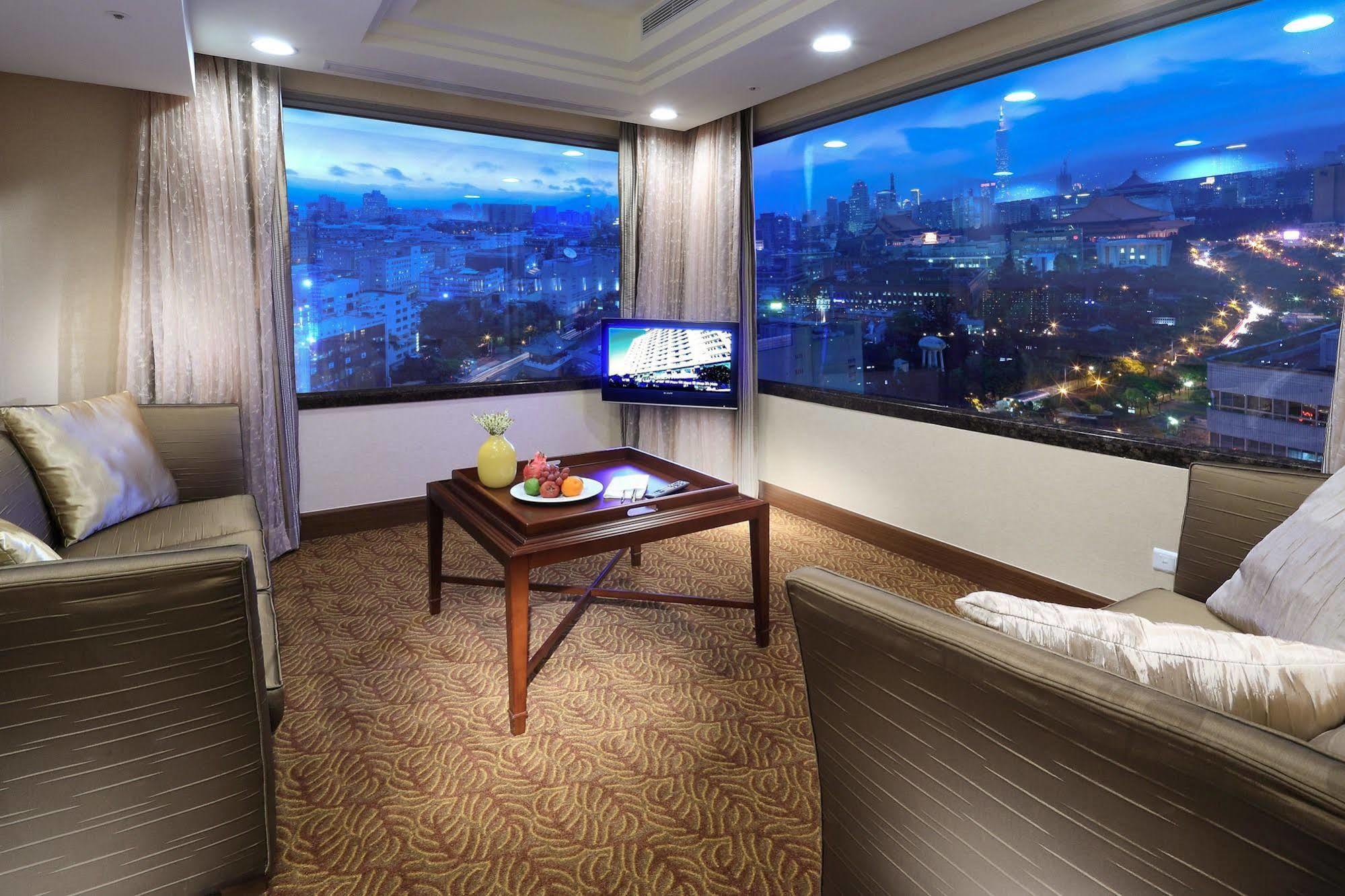 Taipei Garden Hotel - Ximending Eksteriør billede A suite at the hotel